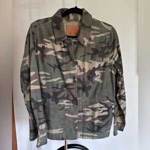 Levi’s Camo Coat/Jacket/Shirt